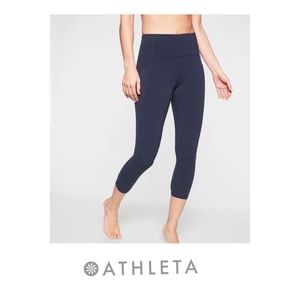 Athleta Navy Capri leggings size small